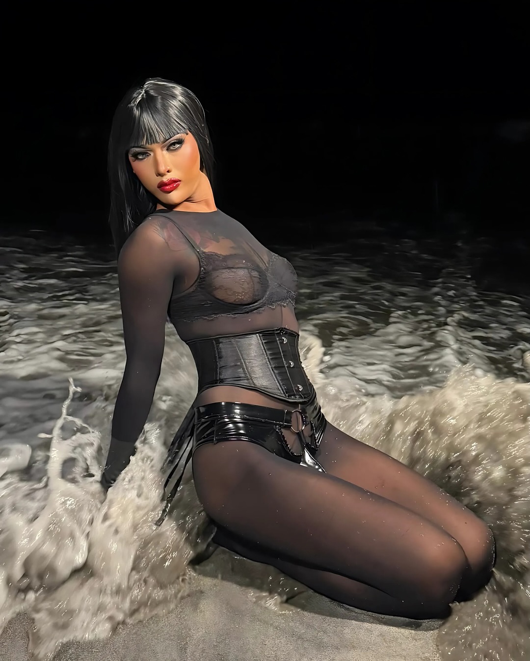 Glimpse of the Mistress 3